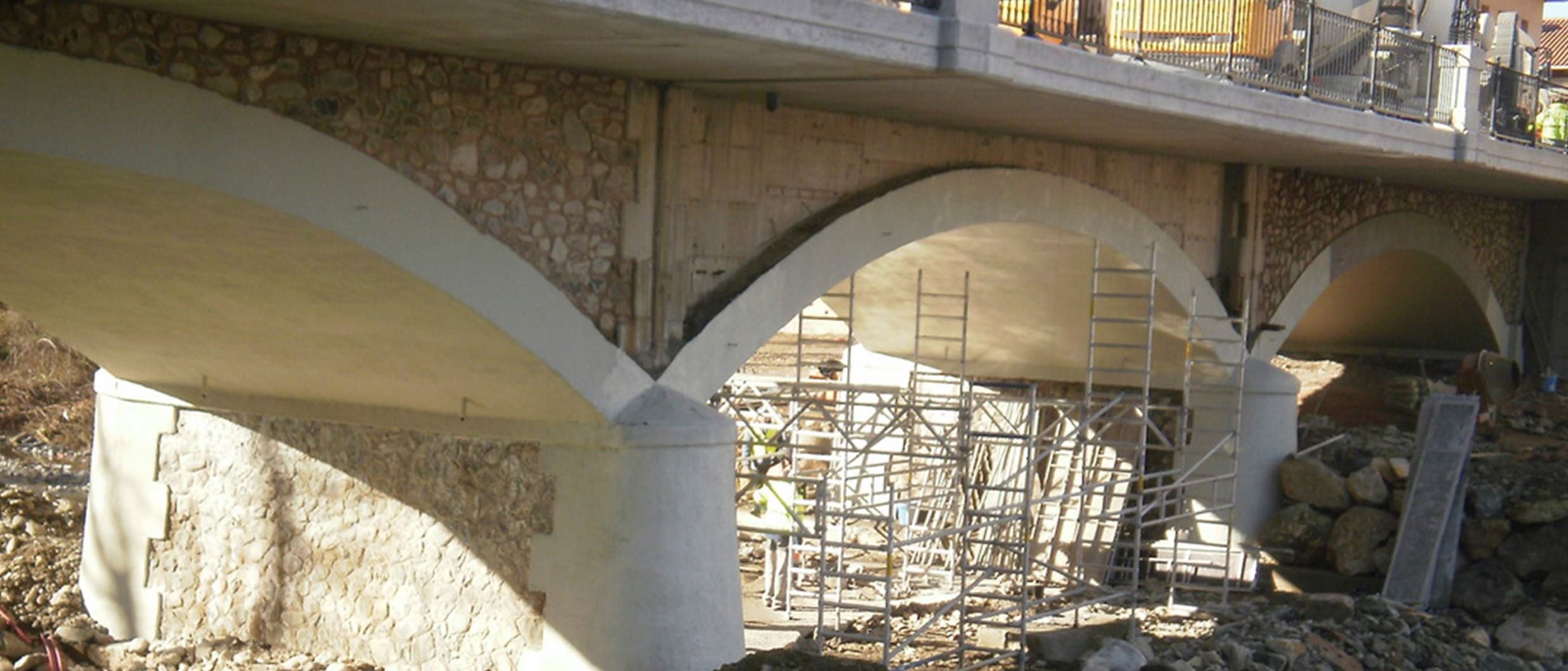 Rehabilitación arcos puente en cauces